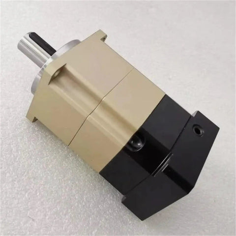 Top Notch High Precision Servo Motor Gearbox Featuring A Two Stage Planetary Gear Reducer Designed For Heavy Duty Automation Rigs, view from side.