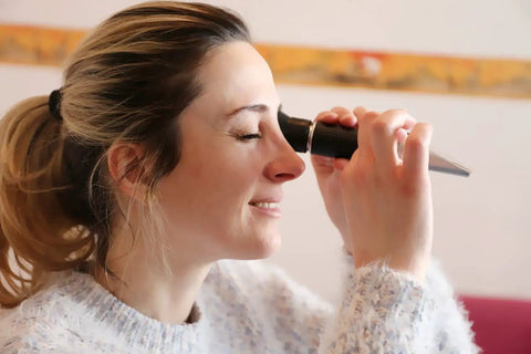 Woman using Beekeeping Refractometer for Honey and Syrup, Measures 10-32 percent Water and 58-90 percent Sugar Brix, 0.2 percent Resolution, Two-Point Calibration, Easy to Use, Pro-Grade for Honey, Condensed Milk, Sugar Syrup, Jam, and Fruit Preserves on honey sample