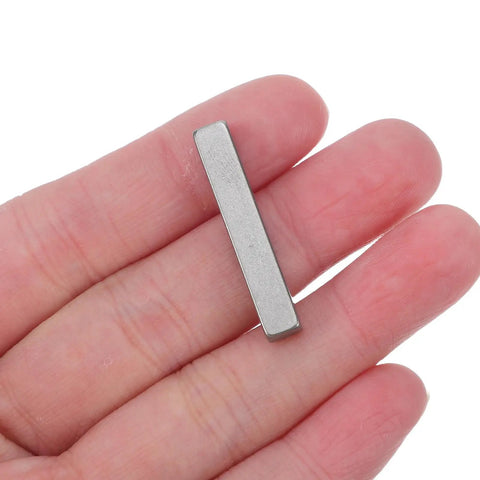 Top Shelf 20 PCS Stainless Steel Parallel Key Kit For Drive Shaft Assembly 3X0 5Cm rustproof metal pin in hand