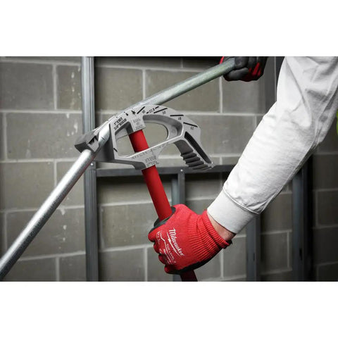 Milwaukee 1 Inch Emc Aluminum Conduit Bender One Hand Pipe Bending Tool Heavy Duty Hydraulic Steel tube being used to bend aluminum tubing.