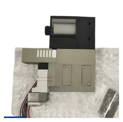 Air Vacuum Generator ZR120S1-K15LZB-F And ZR120S1-K15MZB-F Pneumatic Vacuum Generator in durable metal casing on bubble wrap