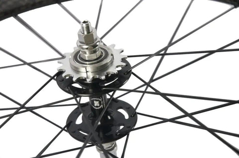 Carbon Fixed Gear Wheelset For Track And Street Ride Front 70mm Rear 88mm Clincher 12k Glossy Finish hub and spoke detail