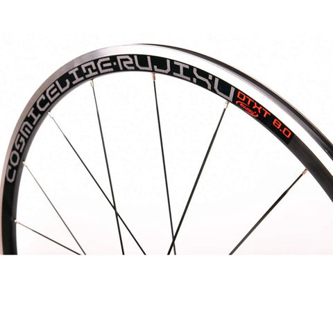 Close-up of 700C Road Bike Wheelset With 30mm Aluminum Rim Carbon Fiber Tube Hub Sealed Bearings Quick Release V Brakes