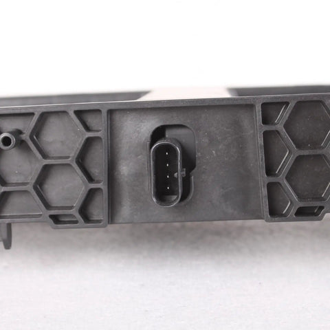Boss Grade Active Grille Shutter Assembly With Motor For 2017 To 2019 Buick LaCrosse close-up view of actuator connector