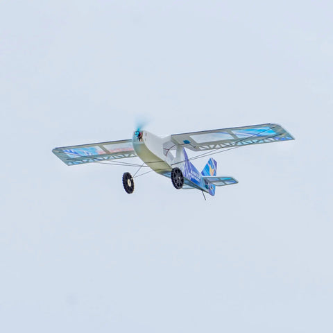 Fox XL 2025 RC Airplane Kit With 1030mm Wingspan Foam Airframe MF1905 2400KV Motor flying outdoors