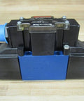 R978020569 4-way directional control valve 4WE6D62/OFEW110N9DK25L, solenoid assembly with 5-pin connector, top view