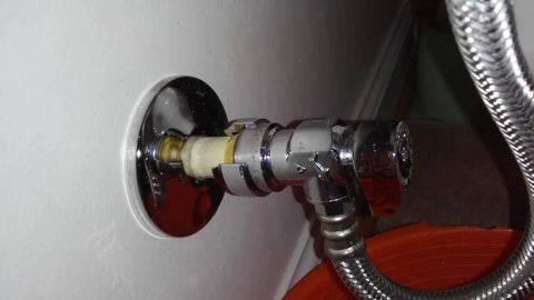 Toilet Connection Kit With Angle Stop And Push To Connect Brass Fittings For PEX Copper CPVC PERT Includes Stop Valve PEX Pipe Toilet Connector And Disconnect Clips For No Fuss Install In Tight Spaces