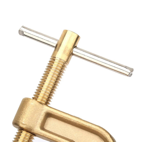 Top Tier High Quality Brass Ground Welding Earth Clamp G Type For 500A Heavy Duty Use Delivers a close-up view of steel screw and brass body.