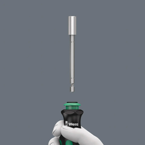 Kraftform Kompakt 28 SB Combi-Driver With Magazine And Anti-Roll Handle, showing bayonet adapter being inserted