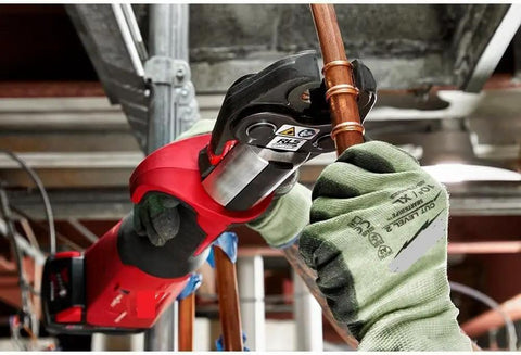 Streamline ACR Press Jaw Kit for M18 FORCE LOGIC Tools, 1 Quarter Inch to 7 Eighth Inch Capacity in use on copper pipe