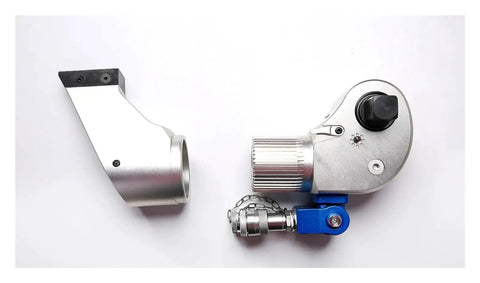 Professional Grade Hydraulic Torque Wrench With One Point Five Inch Square Drive showing assembly components and detailing.
