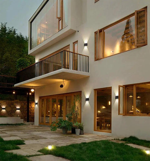 Modern LED Outdoor Wall Light IP65 Waterproof With Backing Plate 8W 86-265V AC Warm White 3000K Aluminum Surface Mount Up Down Lighting installed on a modern house exterior