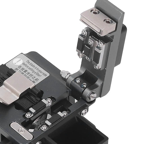 Heavy Duty Optical Fiber Cleaver Featuring Precision 90 Degree Tungsten Steel Blade With Automatic Knife Return Function, close-up of clamp mechanism.
