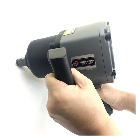 Heavy Duty One Inch Air Impact Wrench With Killer 1600 Nm Torque To Rip Through Stubborn M32 Bolts This Badass Pneumatic Impact Gun Is An Absolute Beast For Tough Truck Repairs And Simple Garage Jobs
