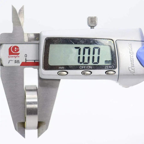 Caliper measuring width of Ceramic Hybrid Radial Bearing 15X26X7Mm 152672RS Stainless Steel For Bicycle Hub XCR