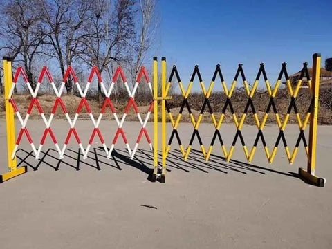 Heavy Duty Retractable Safety Barricade With Mobile Traffic Guardrail, red and yellow foldable design for outdoor security