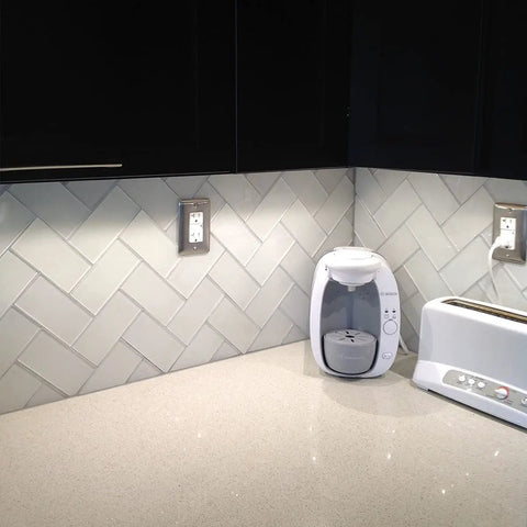 72-Piece Peel And Stick Glass Tile Set For Kitchen And Bathroom Backsplash 3X6 Subway Style Self Adhesive White Gloss Finish in modern kitchen