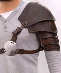 Single Shoulder Pauldron Armor In PU Leather Medieval Viking Gladiator Style With Rivet Detailing For Cosplay LARP And Stage Battles