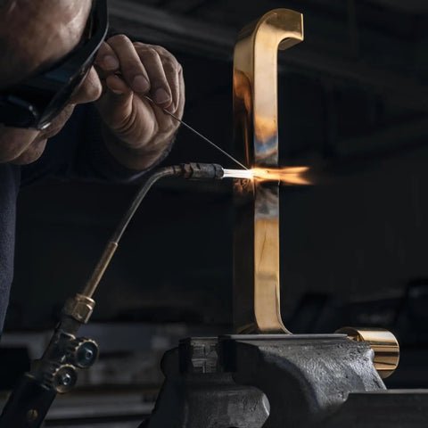 Cutting Torch And Welding Set For Demanding Cutting Brazing And Heating Tasks With 90 Degree Head Angles For Tight Spaces