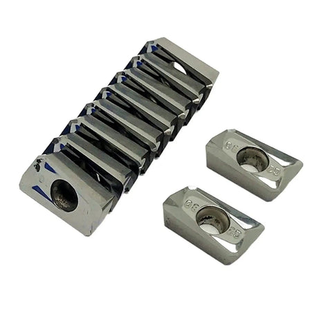 Top Rated Indexable Carbide Lathe Tool Apkt1135 G2 H01 For Aluminum Steel Turning And Milling Operations With High Hardness and Super Tough Durability, carbide inserts arranged in a row.