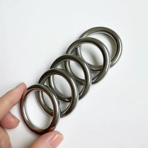 Stainless Steel O Rings 5 Pack Heavy Duty Seamless Welded Closed 1.6 Inch Outer Diameter 42mm Inner 30mm 6mm Wire Burr Free Smooth Finish