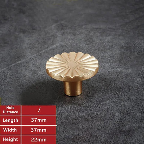 Set Of 6 Brushed Gold Zinc Alloy Cabinet Knobs And Pulls For Kitchen Cupboards Dressers And Drawers, gold tone knob close-up