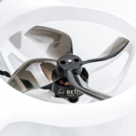 Close-up of propeller in ELRS V3 Cetus X Betaflight FPV Kit With LiteRadio 3 Transmitter And VR03 Goggles 2S Power.