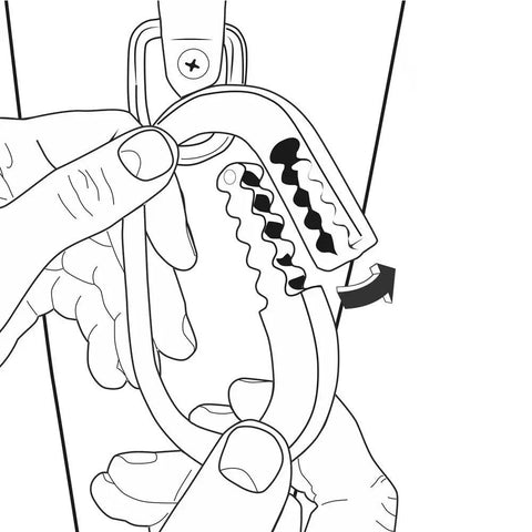 Illustration showing the mechanism of Breakaway Horse Tie For Safe Tie Outs No Slip Quick Release Under Heavy Pull.