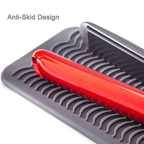 Heat Resistant Hair Tools Mat And Pouch Silicone Heat Mat And Holder with anti-skid design and red curling iron on mat