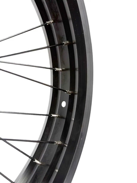 Close-up of Fat Bike Front Wheel 20/26 X 4.0 With 36H Aluminum Rim, showing black rim and spokes design, ideal for all terrain.