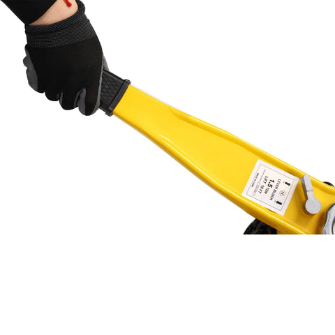 Heavy Duty Lever Chain Hoist, One And A Half Ton Capacity With 3300 Lb Lift, 20 Ft Chain, Come Along Hoist, worker with ratchet lever