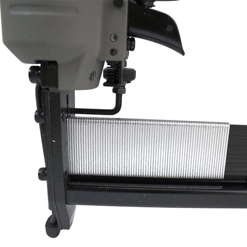 Close-up of magazine on 2 In 1 18 Gauge Pneumatic Brad Nailer And Narrow Crown Stapler For Trim Work Baseboards Cabinet Backing