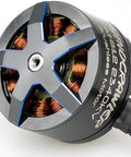 Outrunner Brushless Crawler Motor 3524 1900KV close-up of CNC machined aluminum housing and 14 pole 12 slot design
