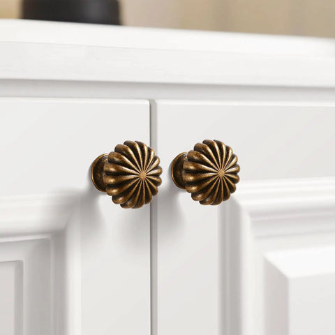 Antique Brass Cabinet Knobs 10 Pack For Kitchen Cabinets And Dresser Drawers Zinc Alloy Hardware Pulls With Vintage Floral Design