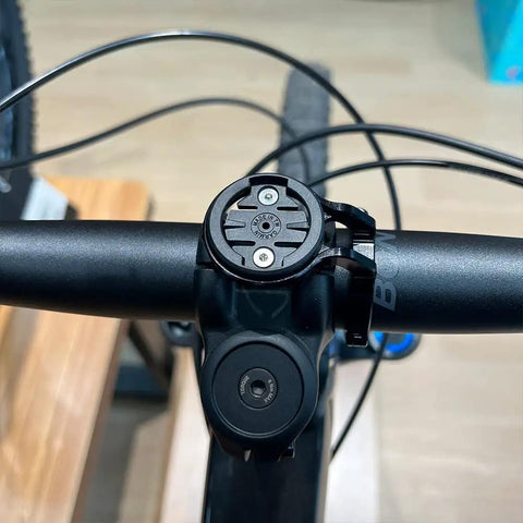 Close-up of a 35mm Handlebar Bike Stem Mount for Garmin Edge Wahoo ELEMNT Bryton Rider Stages Dash Hammerhead Karoo.