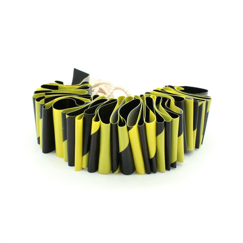 Heavy Duty 2 To 4 Meter Z Barrier Portable Traffic Control Barricade featuring elastic yellow and black webbing for crowd control.