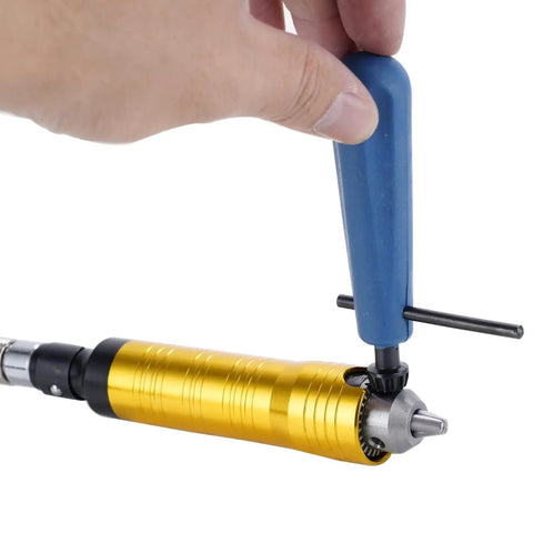 Adjusting the 3 jaw chuck of Beefy 1000W Flex Shaft Rotary Tool Kit With 30,000 RPM High Speed Motor, 6.5mm Carver
