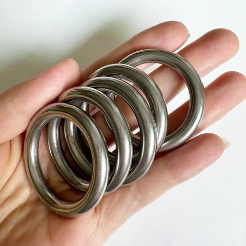 Stainless Steel O Rings 5 Pack Heavy Duty Seamless Welded Closed 1.6 Inch Outer Diameter 42mm Inner 30mm 6mm Wire Burr Free Smooth Finish