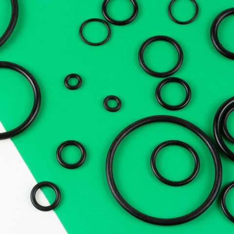 O Ring Assortment Kit With 225 Pieces In 18 Sizes Premium Rubber O Rings For Automotive Plumbing Faucet Air And Gas Connections Seal Gaskets DIY Repair Projects Leak Proof And High Temperature Resistance on green background