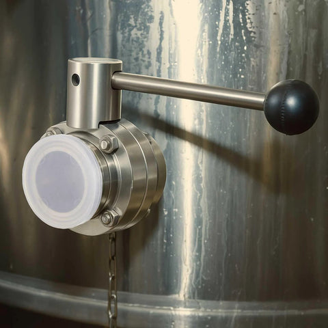 Side view of a 304 stainless steel sanitary butterfly valve with pull handle and three-clamp Clover, 1.5 in tube OD.