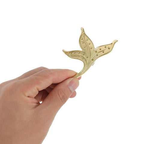 Brass Leaf Drawer Pulls For Cabinets And Wardrobes, Vintage Kitchen Cupboard Hardware, hand holding brass leaf pull