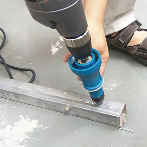 Using 400 Pieces Black Aluminum Pop Rivets Kit With Ten Sizes One Eighth Inch Five Thirty Second Inch Three Sixteenth Inch on metal