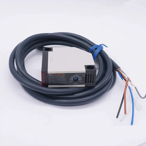 Indoor Wall Mounted Photoelectric Beam Sensor Switch E3JK-DS30M1 with 30 cm detection range, diffuse mode, 12-240V cable