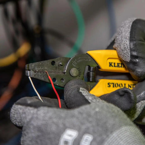 Compact Lightweight Wire Stripper And Cutter For Stranded And Solid Wires 10 To 20 AWG Stranded And 12 To 22 AWG Solid