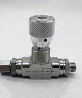 Front view of tubular hydraulic bidirectional flow control valve STB-G3/8 with L08 connector and knurled knob