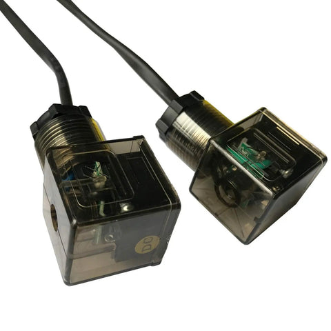 Close-up of 4-wire connectors for Dump Trailer Remote Control Switch For 4 Wires 12V DC Hydraulic Pump Power Units Up Down Control