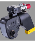 Heavy Duty Hydraulic Torque Wrench 10000 Psi Two Five Square Drive featuring a black aircraft alloy body and a 360-degree swivel arm.