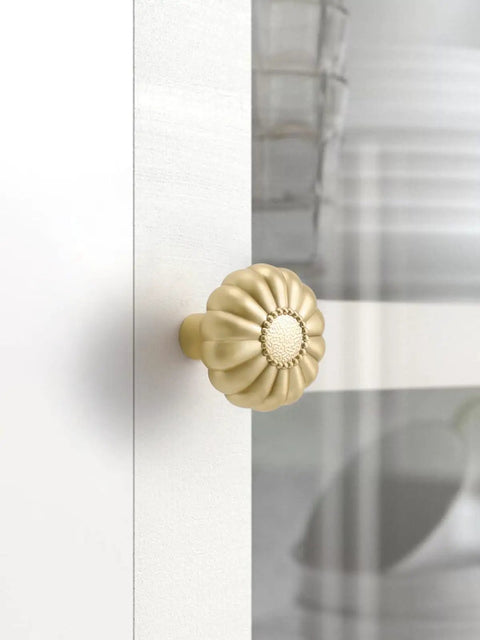 Brushed Gold Cabinet Knob Set Five Pack Dope Brass Drawer Pulls for Kitchen Cupboard and Bathroom, zinc alloy build