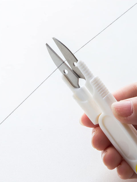 Seam Ripper And Thread Snips Kit For Sewing, Four Rippers Two Big Two Small Plus Snips with durable ABS handle and steel blades.