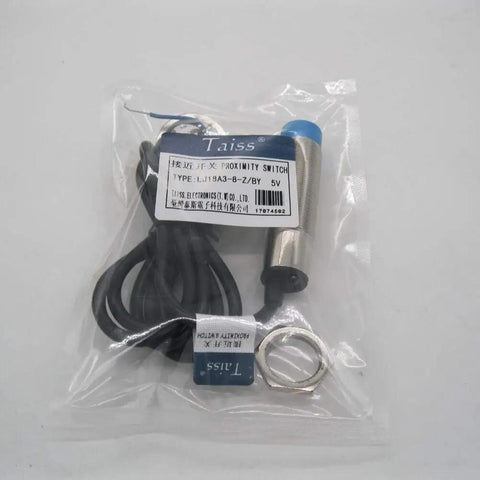 Inductive Proximity Sensor Switch with 8mm Sensing Distance M18 Cylinder, 5V DC, PNP NO Normally Open, 3-Wire Cable, packaged sensor.